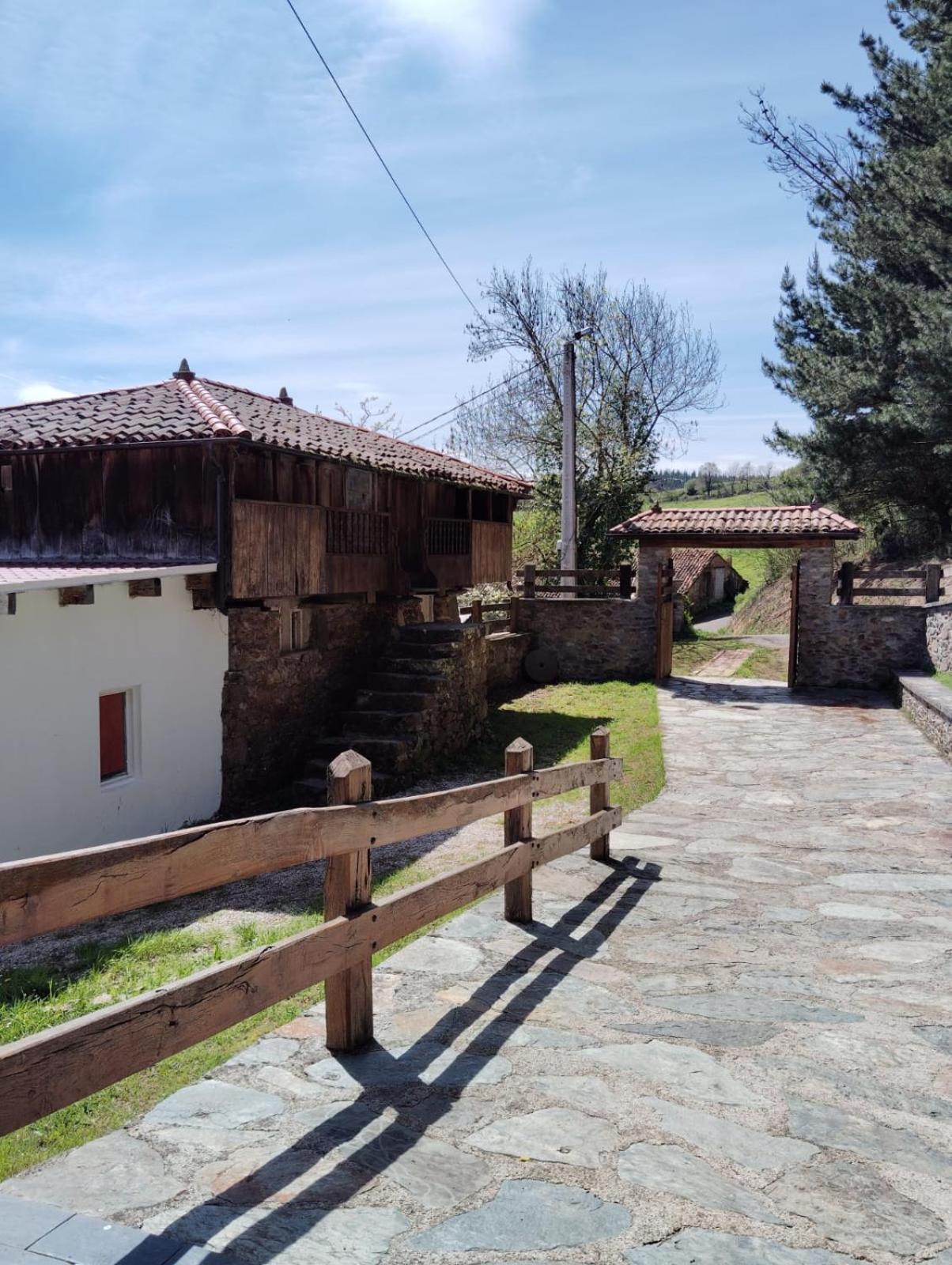 Hotel El Nuevo Semellon Aceptamos Mascotas Tineo Exteriér fotografie